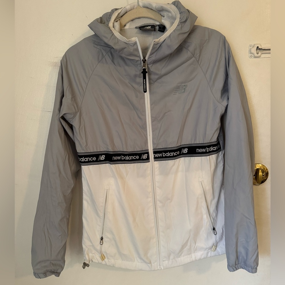 New Balance Women’s Windbreaker Jacket – Gray & White, Size Small